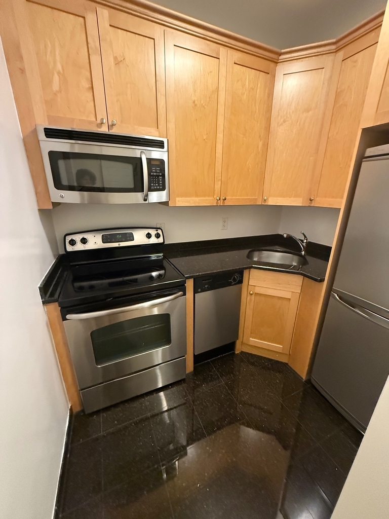 West 73rd Street - Photo 7