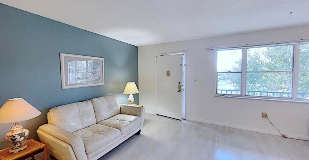 1200 Colonnades Drive - Photo 4