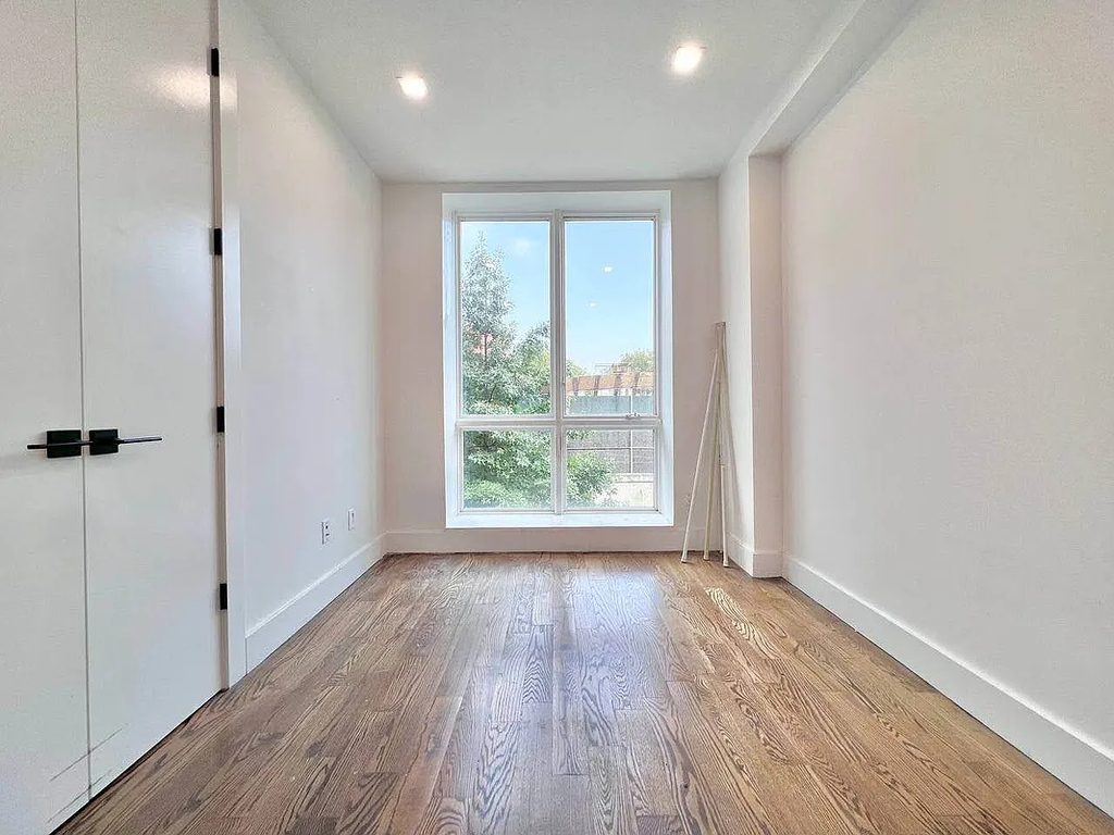 321 Woodbine Street - Photo 4
