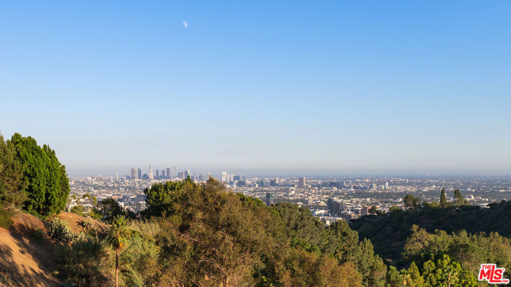 7080 W Mulholland Drive - Photo 45