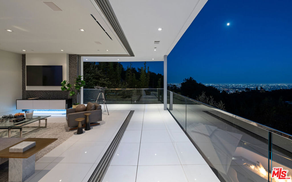7080 W Mulholland Drive - Photo 11