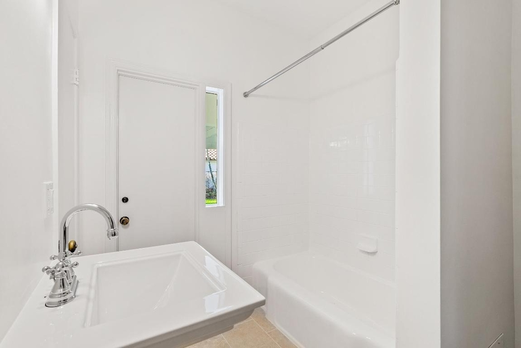 210 Russlyn Drive - Photo 16