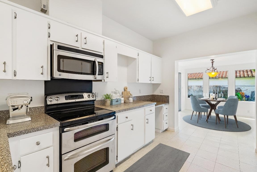 210 Russlyn Drive - Photo 5