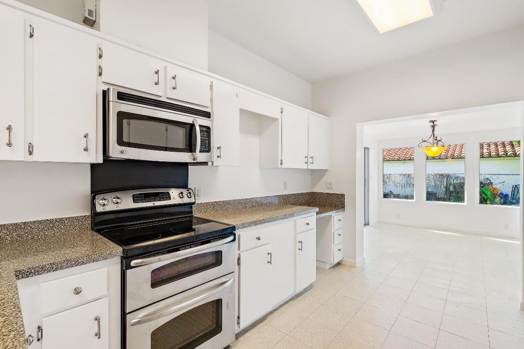 210 Russlyn Drive - Photo 18