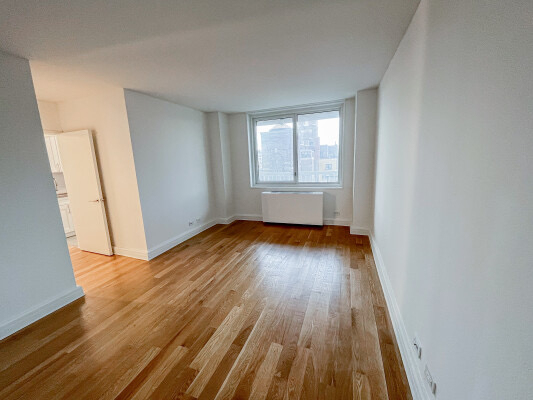 West End Avenue - Photo 2