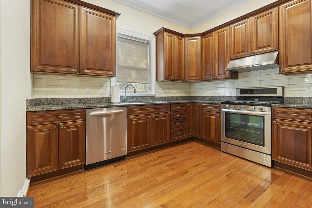 1819 10th Street Nw - Photo 6