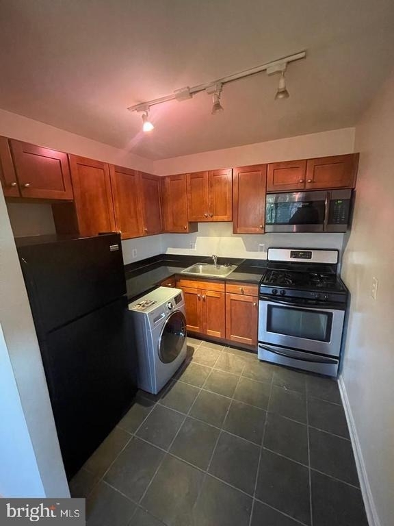 3111 Naylor Road Se - Photo 3