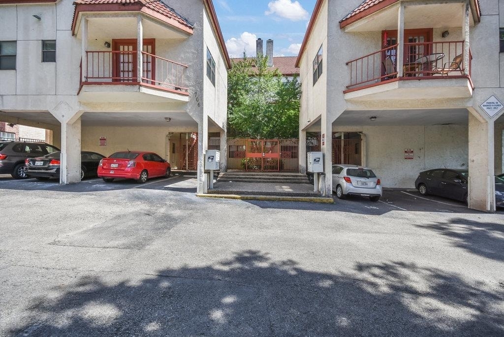 706 W 22nd St - Photo 0