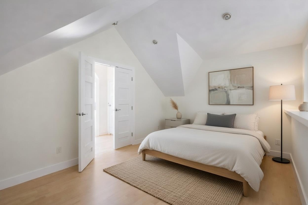 706 W 22nd St - Photo 16