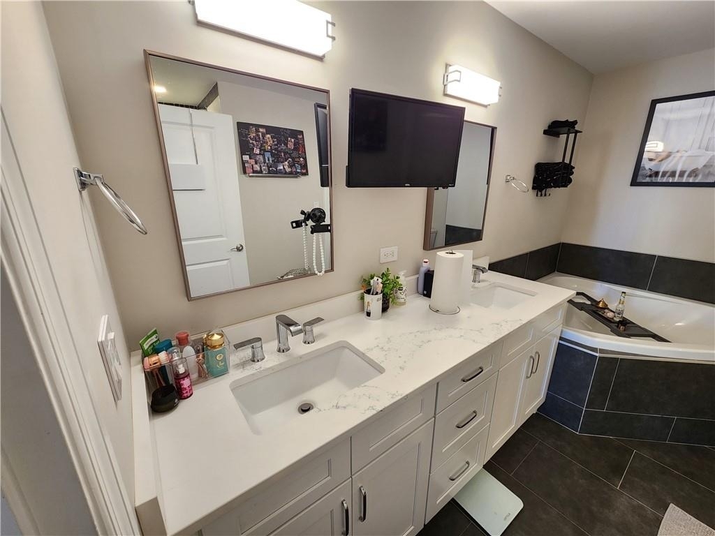 285 Centennial Olympic Park Drive Nw - Photo 17