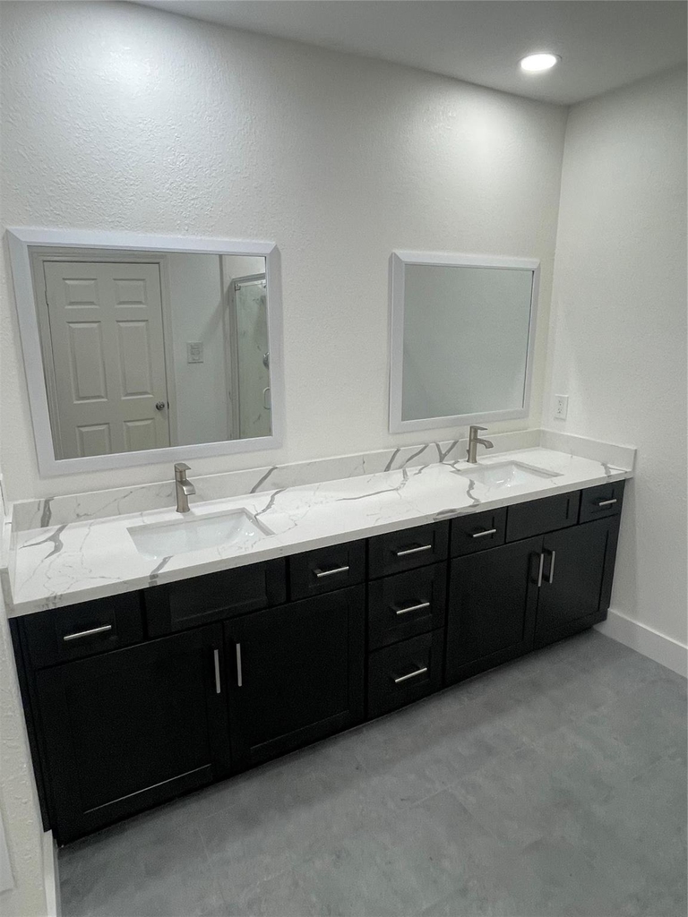 2110 Chenevert Street - Photo 9
