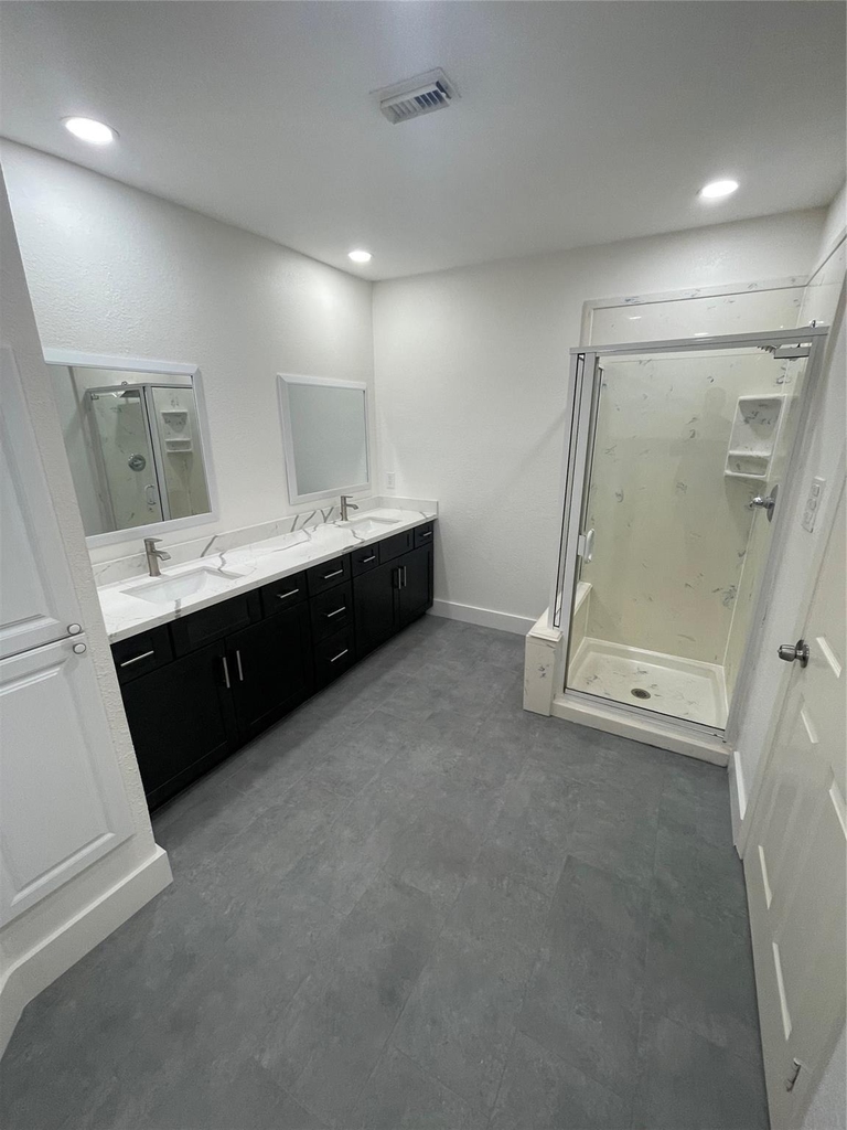 2110 Chenevert Street - Photo 8