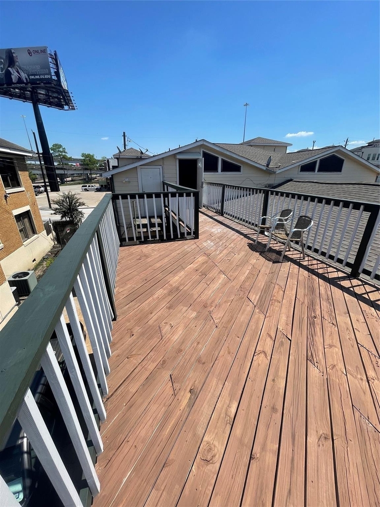2110 Chenevert Street - Photo 11