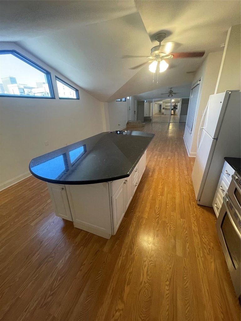 2110 Chenevert Street - Photo 5