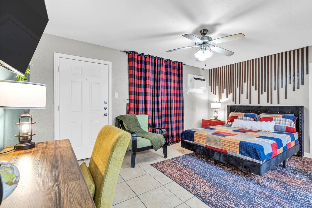 1840 Richmond Avenue - Photo 2