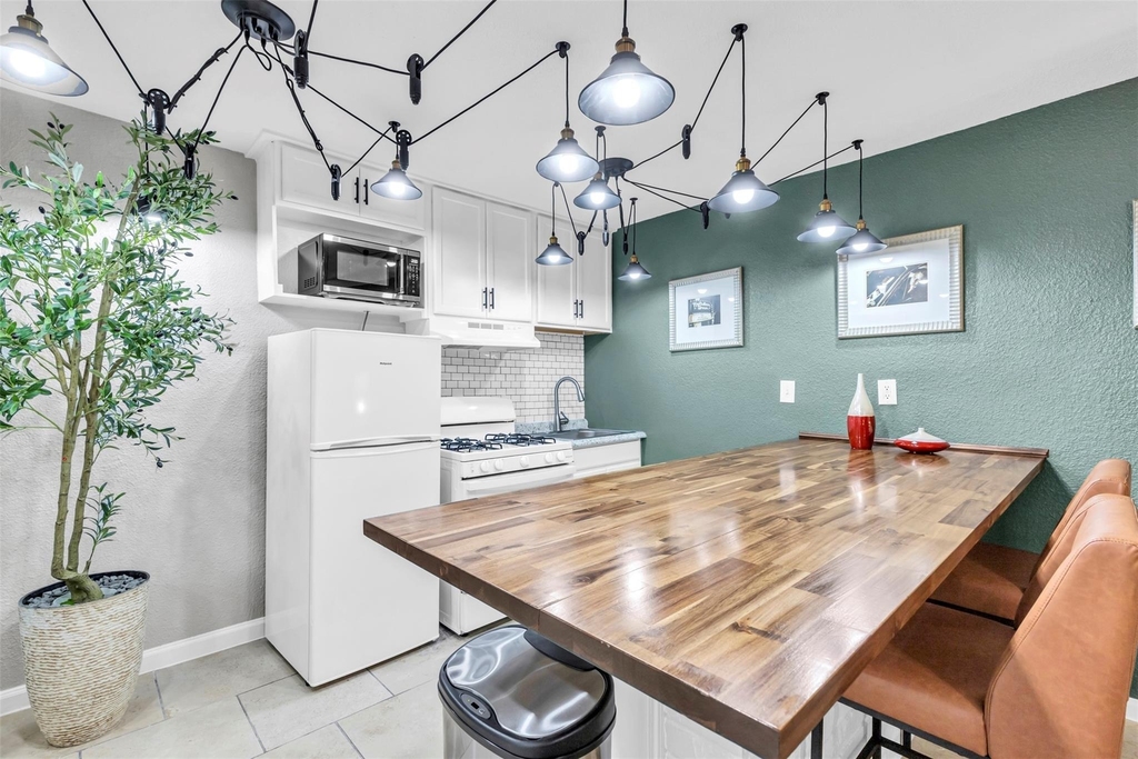 1840 Richmond Avenue - Photo 15