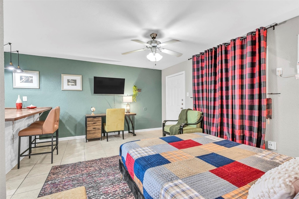 1840 Richmond Avenue - Photo 9