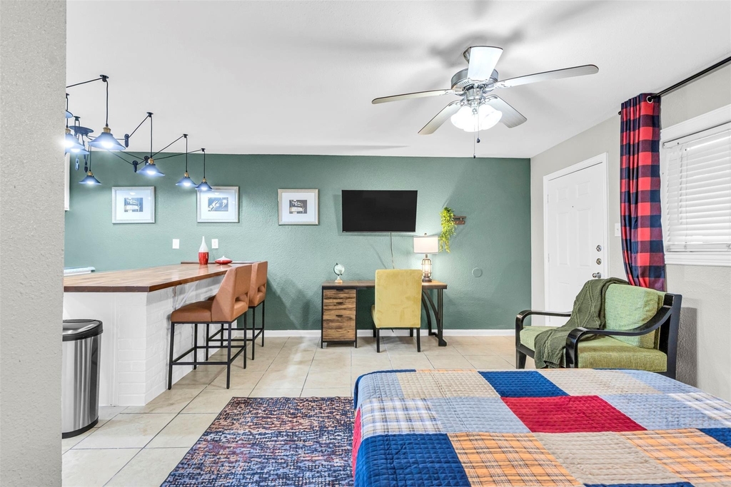 1840 Richmond Avenue - Photo 8