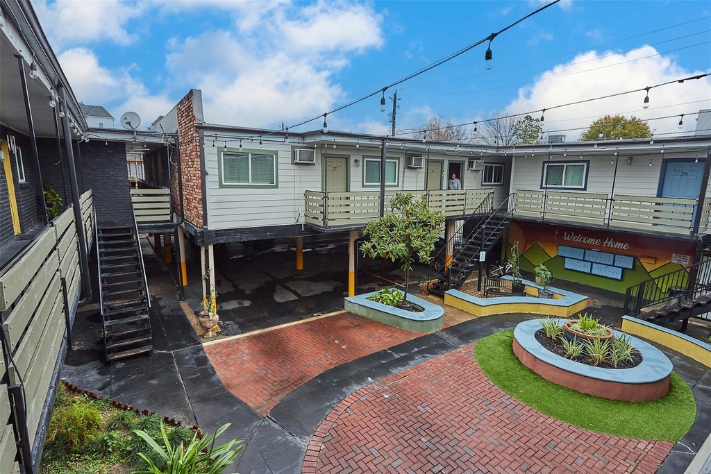 1840 Richmond Avenue - Photo 30