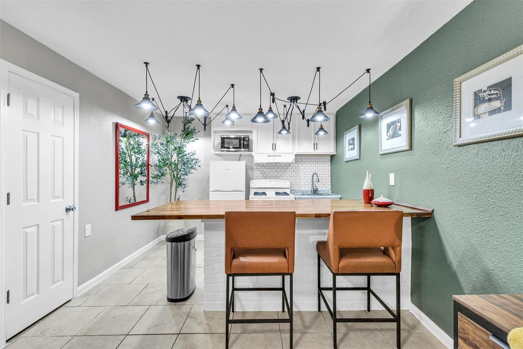 1840 Richmond Avenue - Photo 12