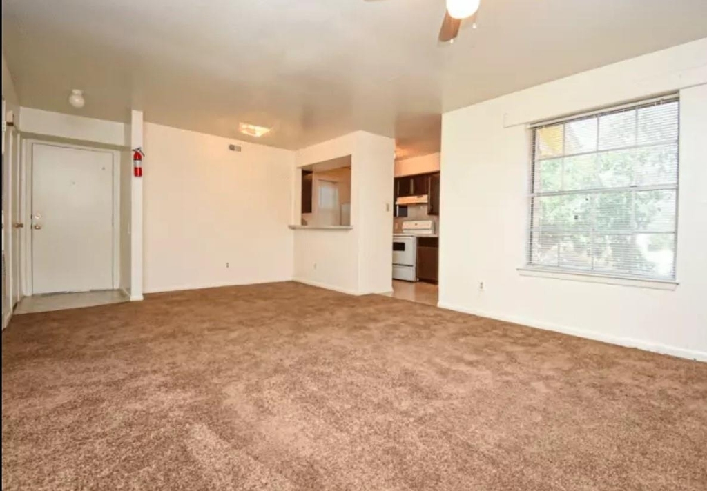 3025 Waller Street - Photo 5