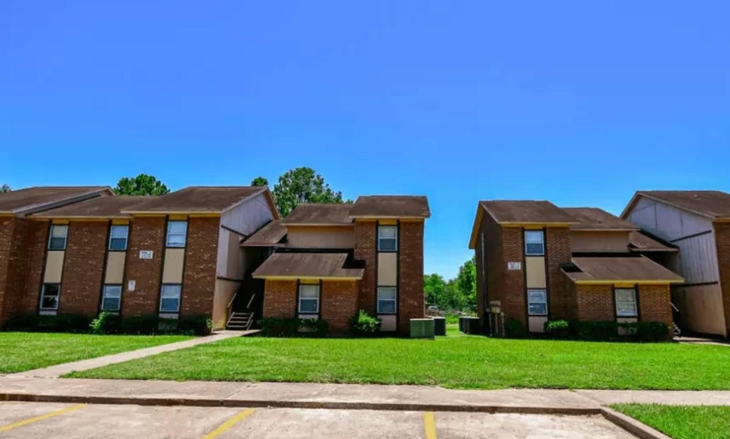 3025 Waller Street - Photo 1