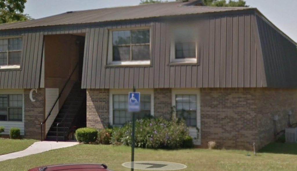 401 Dogwood Dr - Photo 0