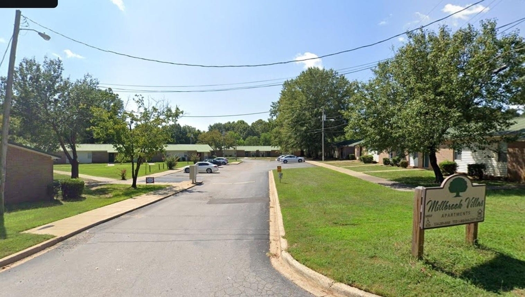 386 Thornfield Dr - Photo 3