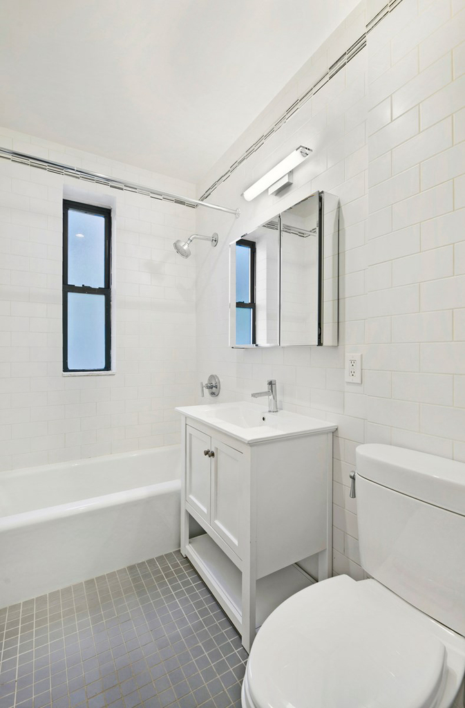 East 70th Street - Photo 7