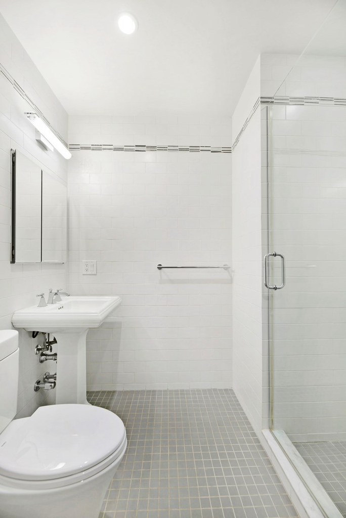 East 70th Street - Photo 6