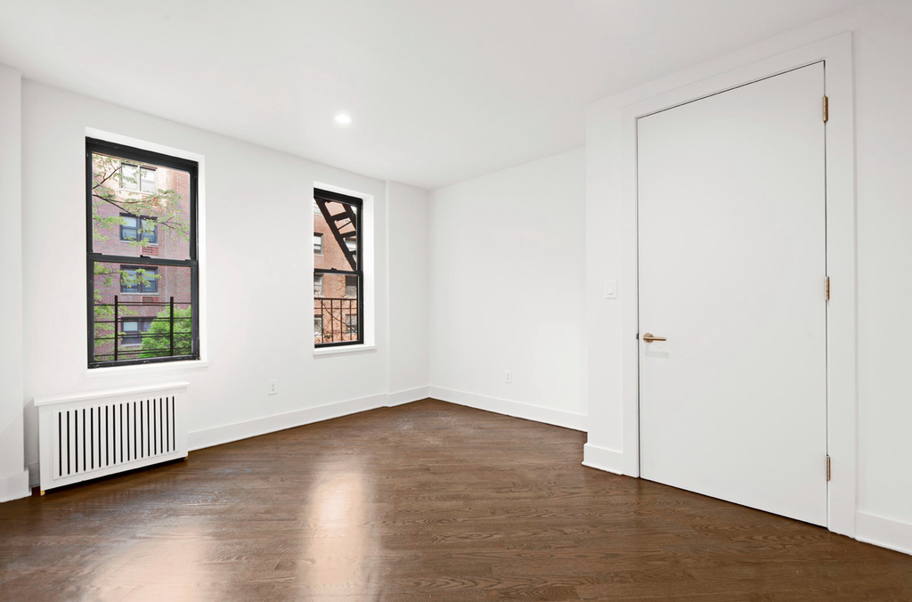 East 70th Street - Photo 4