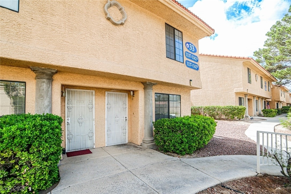2851 S Valley View Boulevard - Photo 2