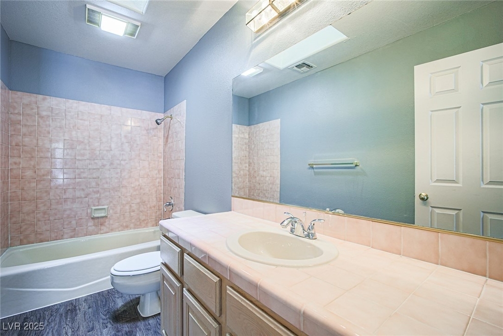 2851 S Valley View Boulevard - Photo 17