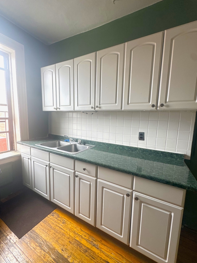 31-4 32nd Street - Photo 3