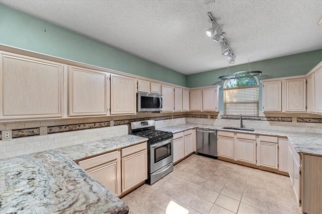 6752 Macintosh Drive - Photo 13