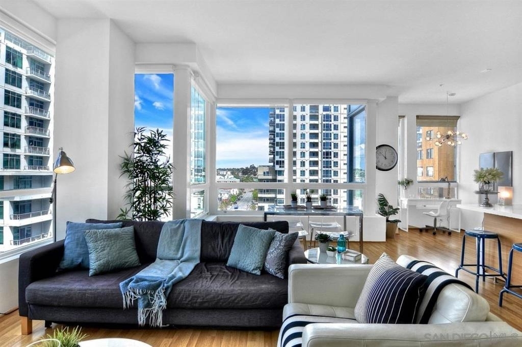 350 W Ash St - Photo 3