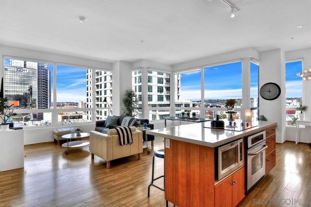 350 W Ash St - Photo 4