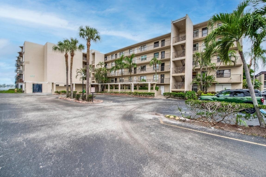 896 N Federal Highway - Photo 0