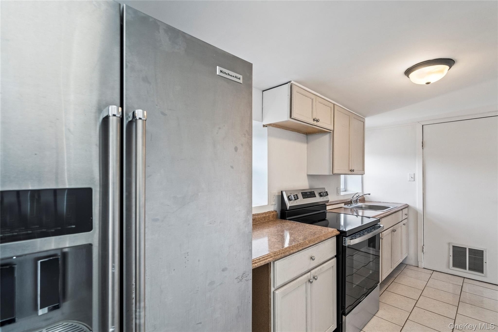 84 Pleasure Avenue - Photo 6