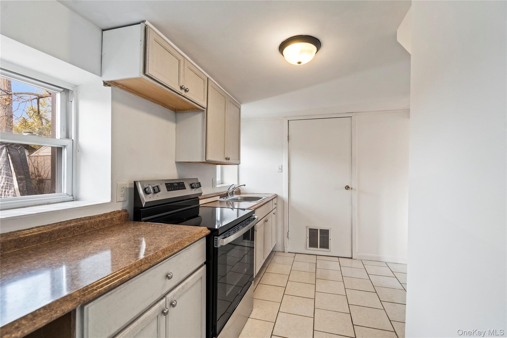 84 Pleasure Avenue - Photo 7