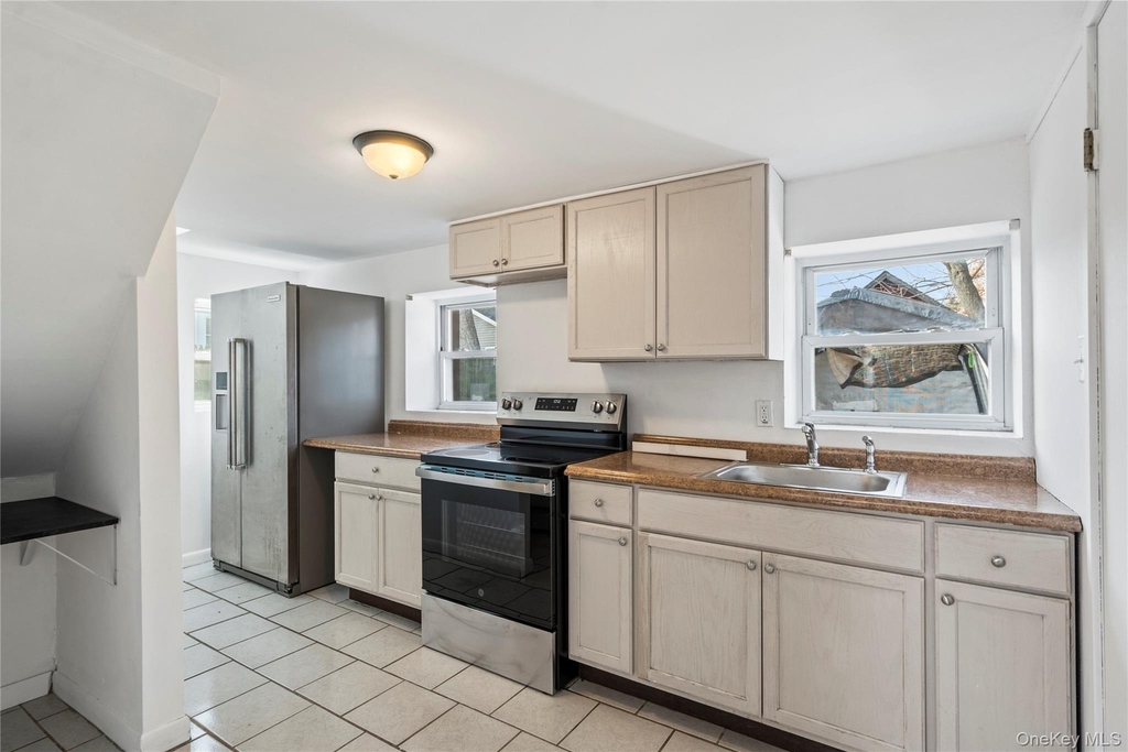 84 Pleasure Avenue - Photo 4