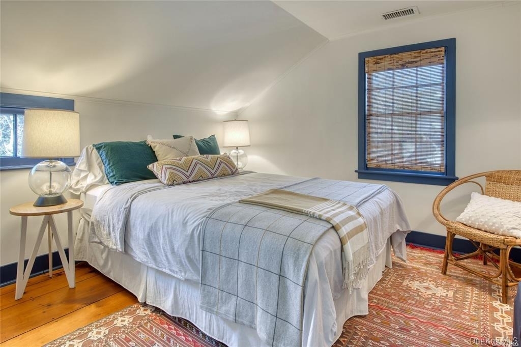 1800 Village Lane - Photo 5