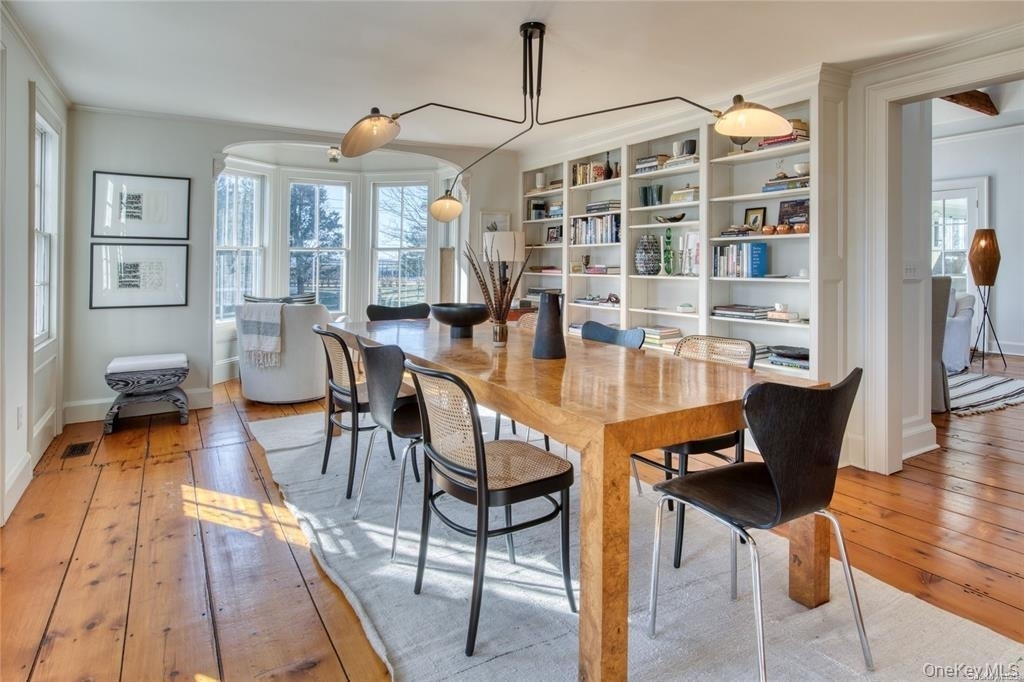 1800 Village Lane - Photo 3