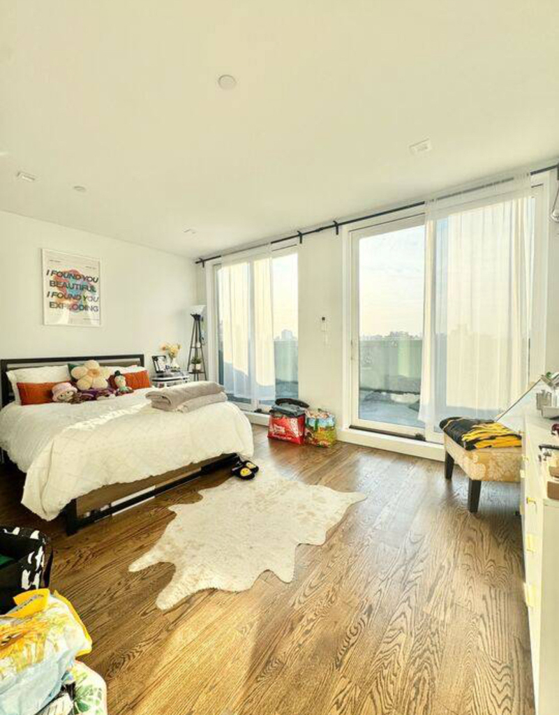 321 Woodbine Street - Photo 0