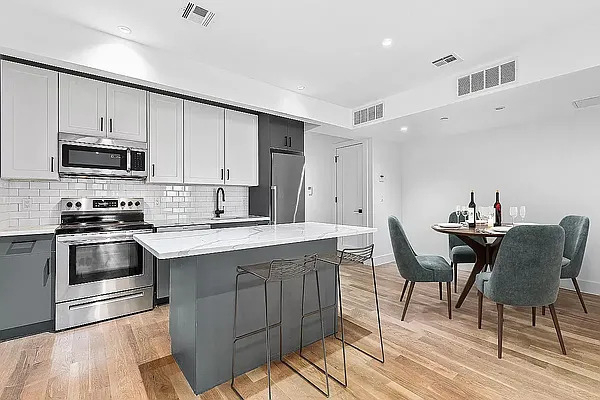 312 Menahan Street - Photo 2