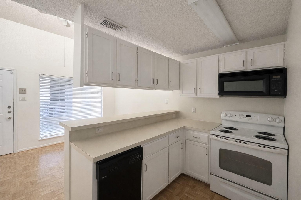 2815 Rio Grande St - Photo 1