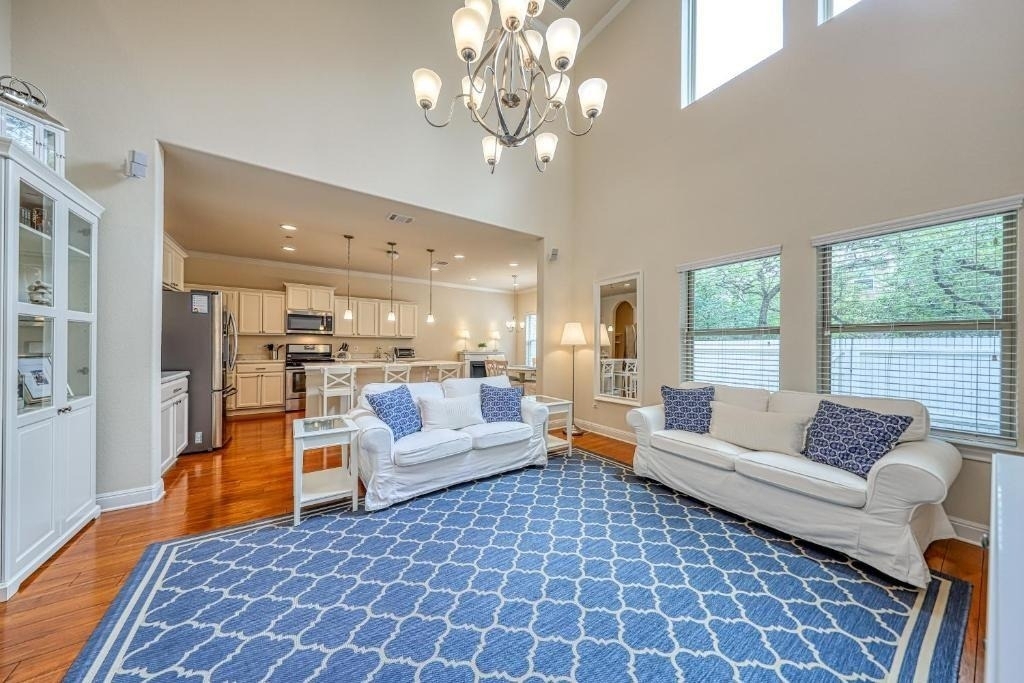 2304 S Lakeline Blvd - Photo 0