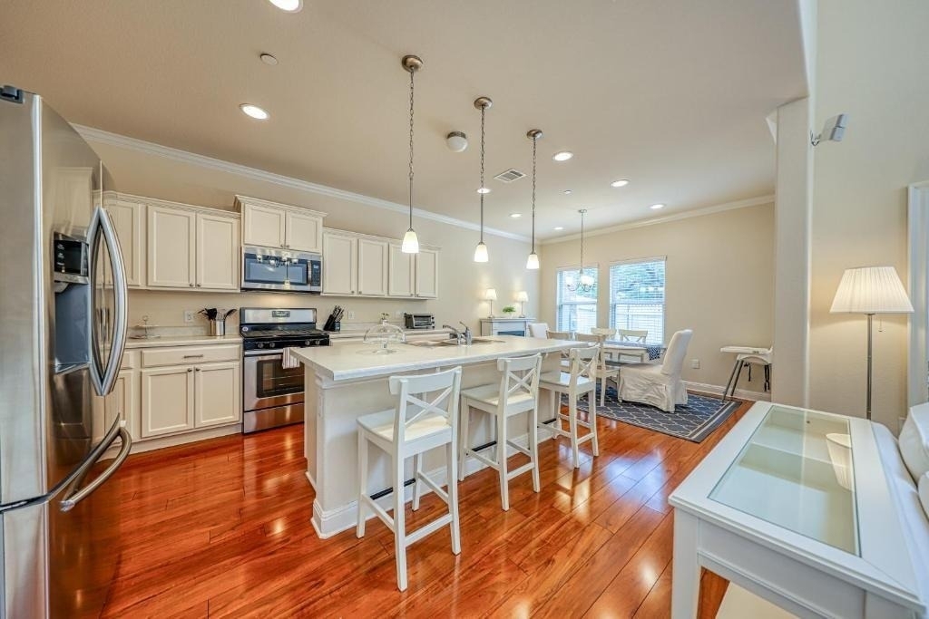 2304 S Lakeline Blvd - Photo 1
