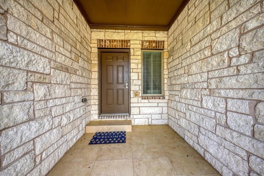 2304 S Lakeline Blvd - Photo 19