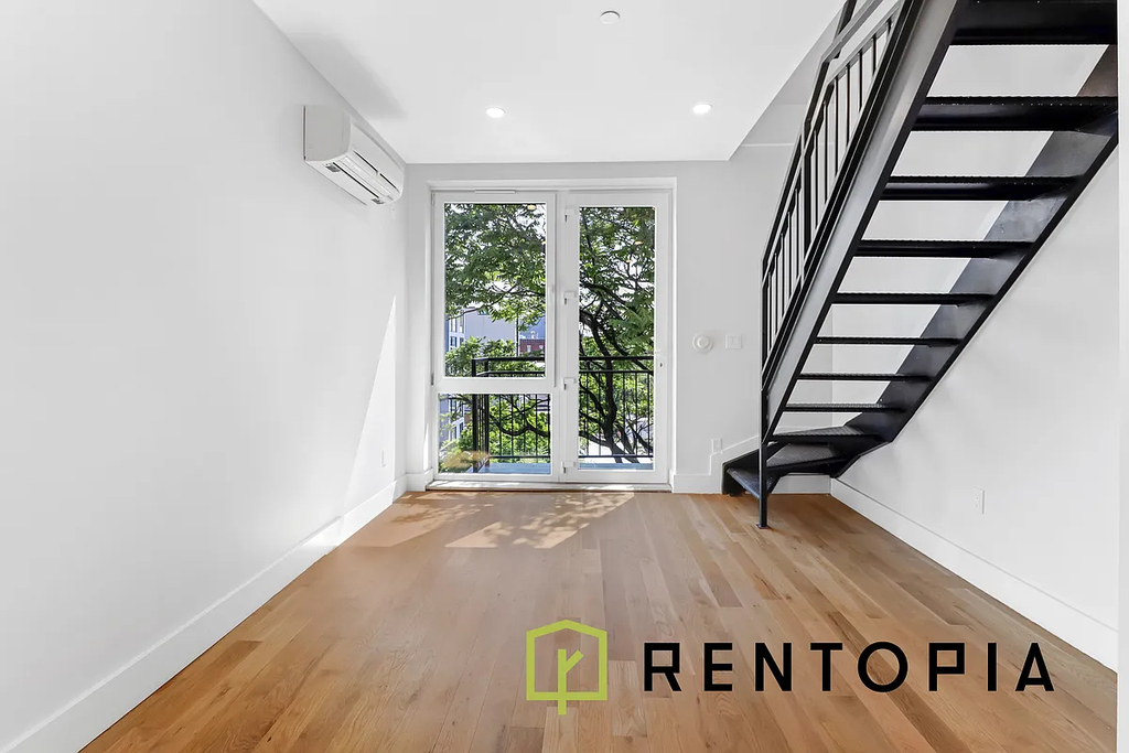 438 Union Avenue - Photo 1